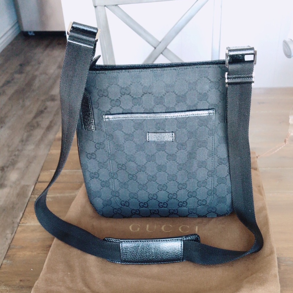 Pre-loved Gucci GG Canvas Crossbody Bag